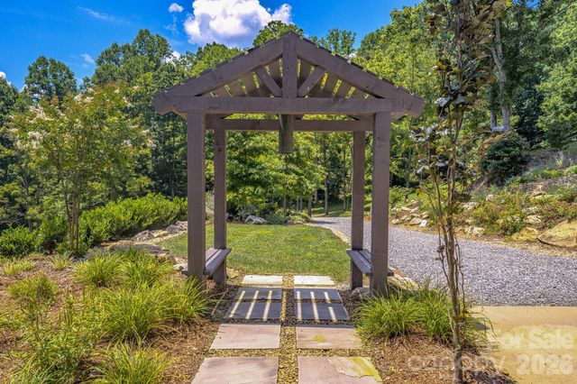 294 Red Knob Lane, Marshall, NC 28753