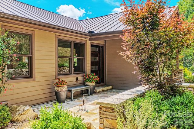 294 Red Knob Lane, Marshall, NC 28753
