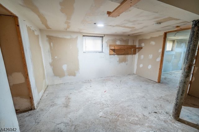 26 Scofield St, Newark City, NJ 07106