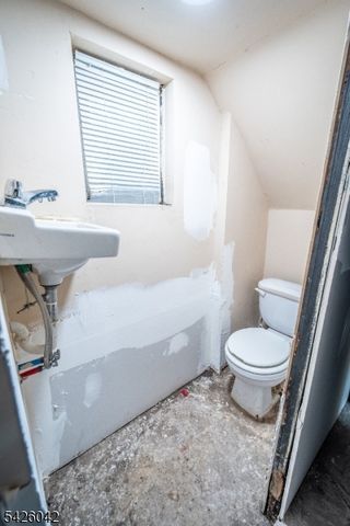 26 Scofield St, Newark City, NJ 07106