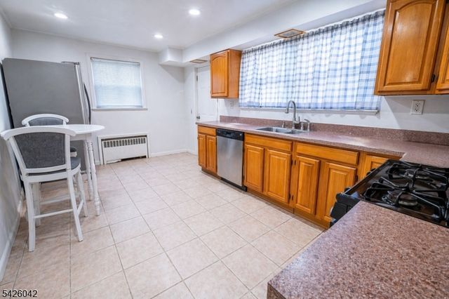 26 Scofield St, Newark City, NJ 07106
