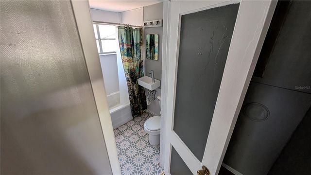 2801 W CLEVELAND STREET, Tampa, FL 33609