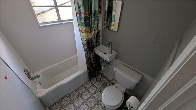 2801 W CLEVELAND STREET, Tampa, FL 33609