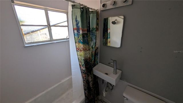 2801 W CLEVELAND STREET, Tampa, FL 33609