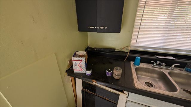 2801 W CLEVELAND STREET, Tampa, FL 33609