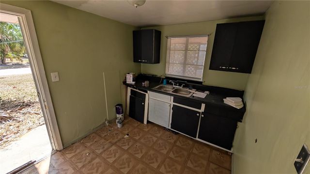 2801 W CLEVELAND STREET, Tampa, FL 33609