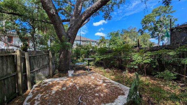 2801 W CLEVELAND STREET, Tampa, FL 33609
