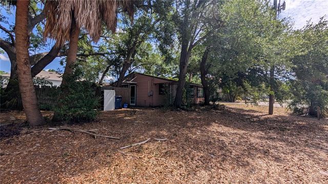 2801 W CLEVELAND STREET, Tampa, FL 33609