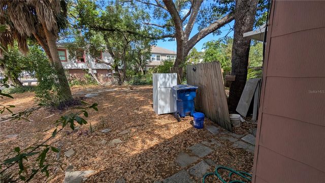 2801 W CLEVELAND STREET, Tampa, FL 33609