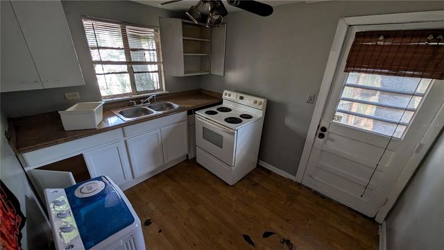 2801 W CLEVELAND STREET, Tampa, FL 33609