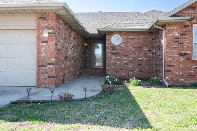 7400 W Farm Road 84, Willard, MO 65781