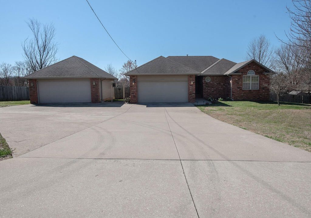 7400 W Farm Road 84, Willard, MO 65781