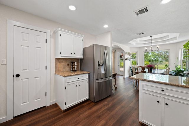 1945 Settlers Way Drive, Sealy, TX 77474