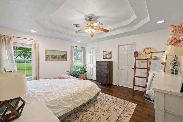 1945 Settlers Way Drive, Sealy, TX 77474