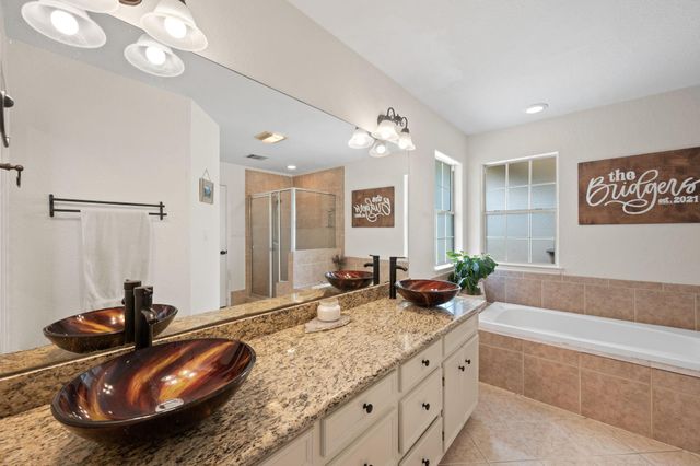 1945 Settlers Way Drive, Sealy, TX 77474