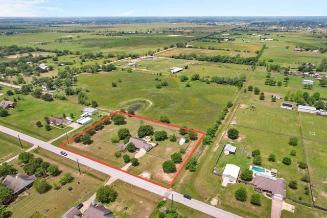 1945 Settlers Way Drive, Sealy, TX 77474