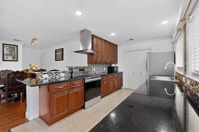 2421 Harbor Trail, Irving, TX 75060