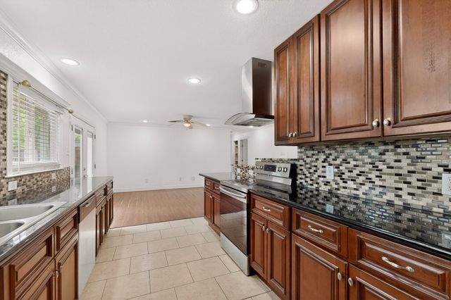 2421 Harbor Trail, Irving, TX 75060