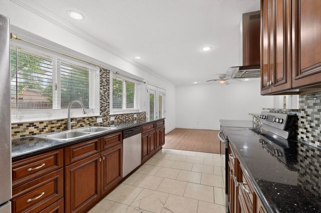 2421 Harbor Trail, Irving, TX 75060