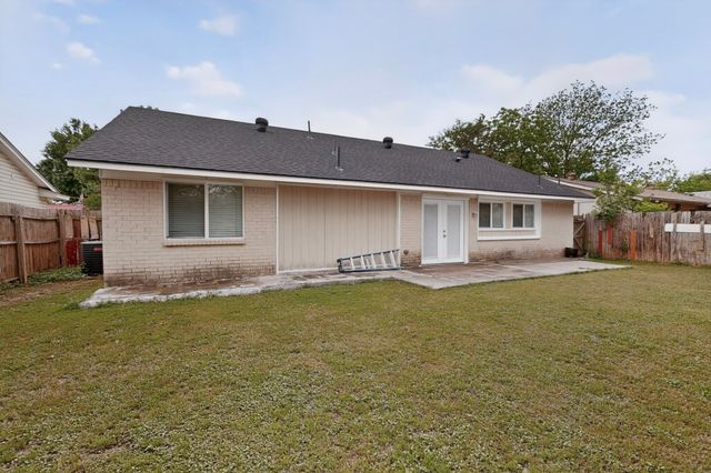 2421 Harbor Trail, Irving, TX 75060