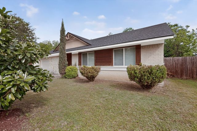 2421 Harbor Trail, Irving, TX 75060