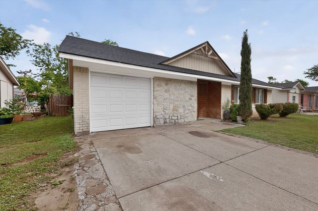 2421 Harbor Trail, Irving, TX 75060