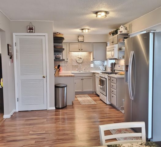 310 Seimetz Drive, La Porte, IN 46350