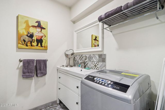 10049 N 25TH Place, Phoenix, AZ 85028