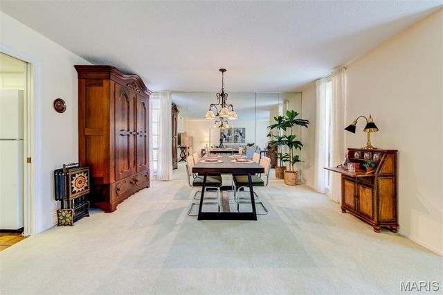 923 Claytonbrook Drive 2, Ballwin, MO 63011