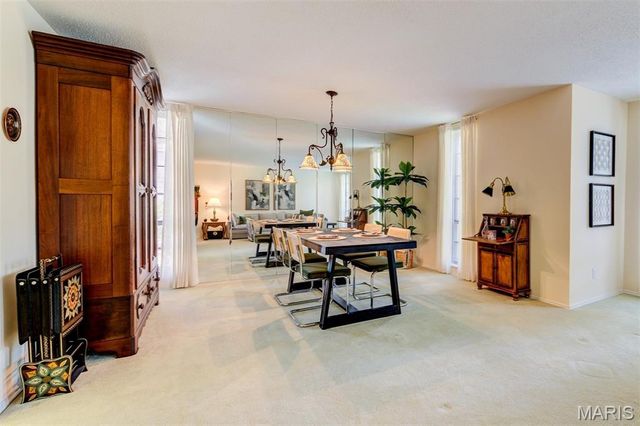 923 Claytonbrook Drive 2, Ballwin, MO 63011