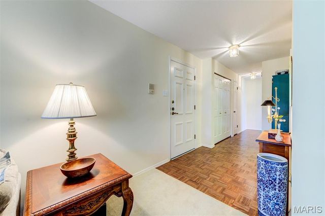 923 Claytonbrook Drive 2, Ballwin, MO 63011