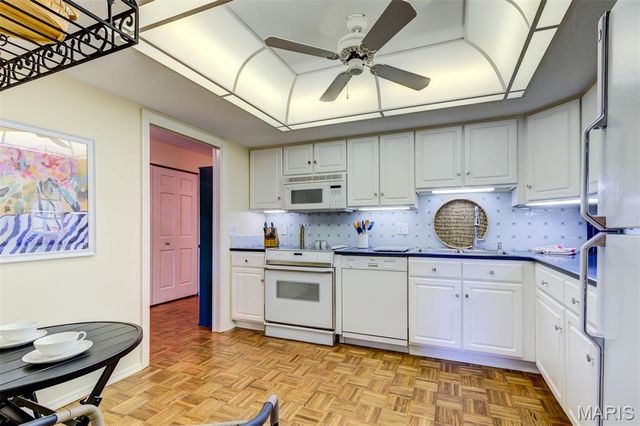923 Claytonbrook Drive 2, Ballwin, MO 63011