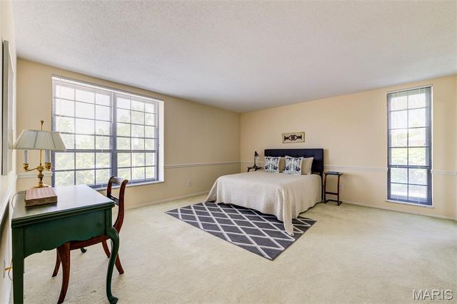 923 Claytonbrook Drive 2, Ballwin, MO 63011