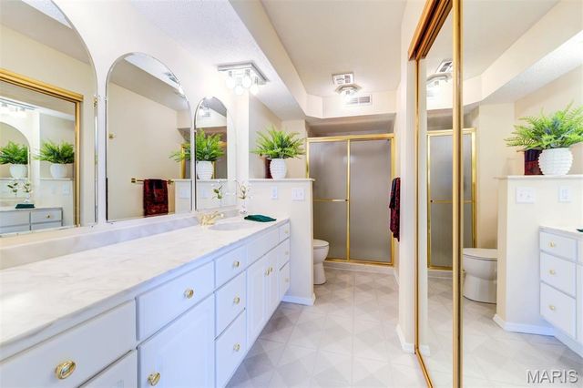 923 Claytonbrook Drive 2, Ballwin, MO 63011