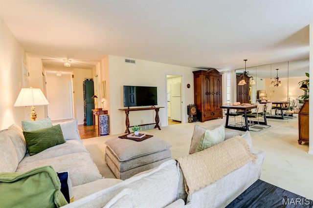 923 Claytonbrook Drive 2, Ballwin, MO 63011