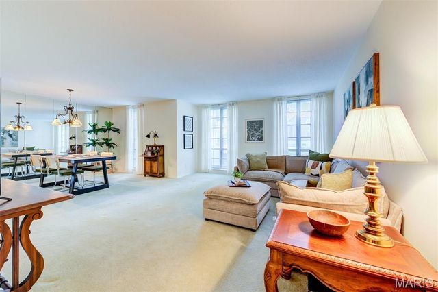 923 Claytonbrook Drive 2, Ballwin, MO 63011