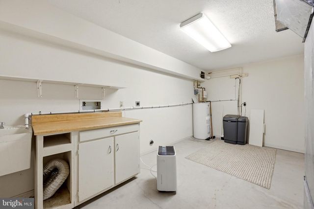 2055 CIDERMILL LN, Winchester, VA 22601