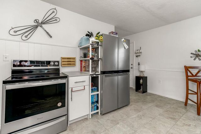 1205 N 90th Street, Kansas City, KS 66112