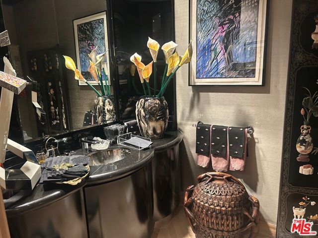 917 Oxford Way, Beverly Hills, CA 90210