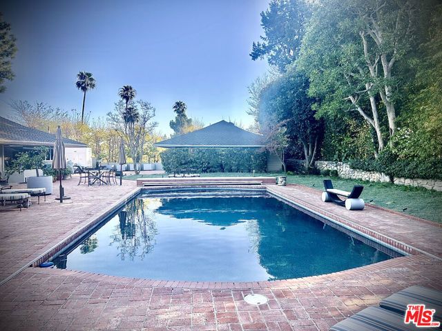 917 Oxford Way, Beverly Hills, CA 90210