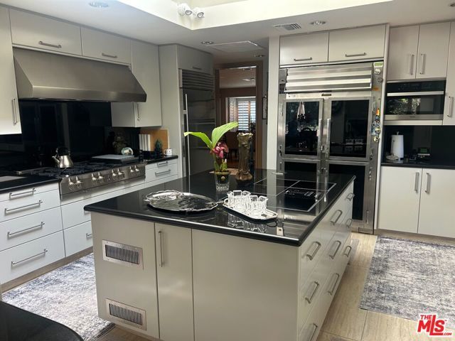 917 Oxford Way, Beverly Hills, CA 90210