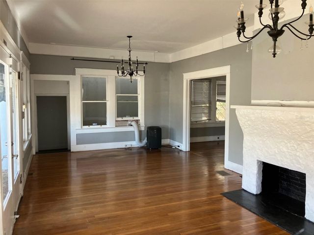 2714 S MACDILL AVENUE, Tampa, FL 33629