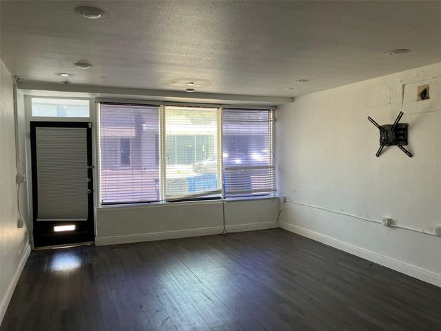 2714 S MACDILL AVENUE, Tampa, FL 33629