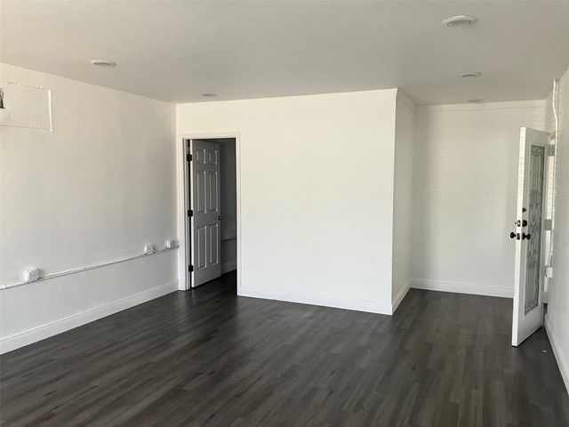 2714 S MACDILL AVENUE, Tampa, FL 33629