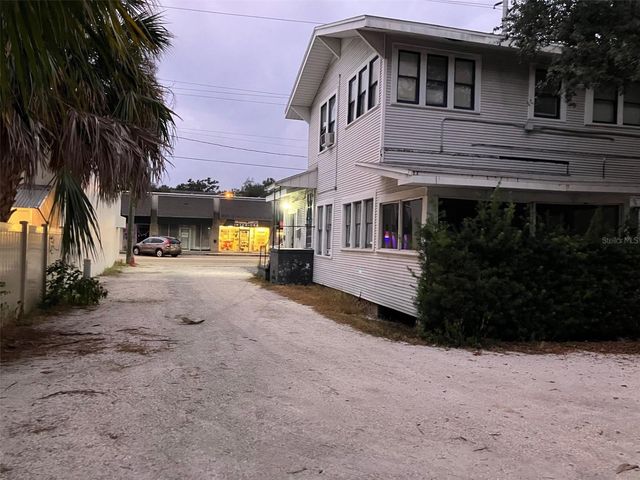 2714 S MACDILL AVENUE, Tampa, FL 33629