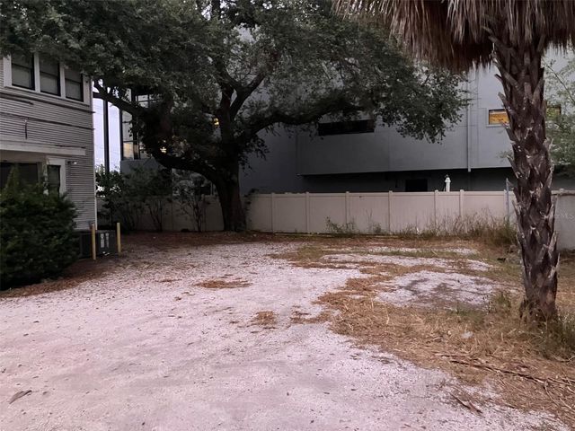 2714 S MACDILL AVENUE, Tampa, FL 33629