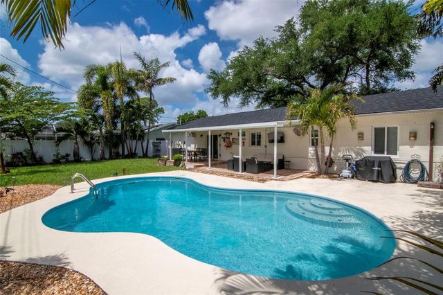 6468 17TH TERRACE N, St Petersburg, FL 33710