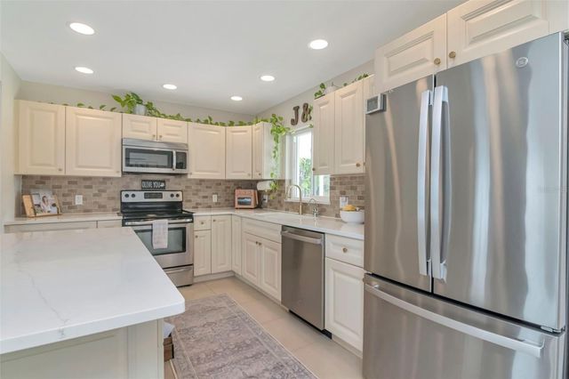 6468 17TH TERRACE N, St Petersburg, FL 33710