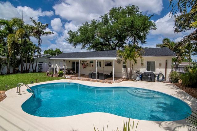 6468 17TH TERRACE N, St Petersburg, FL 33710