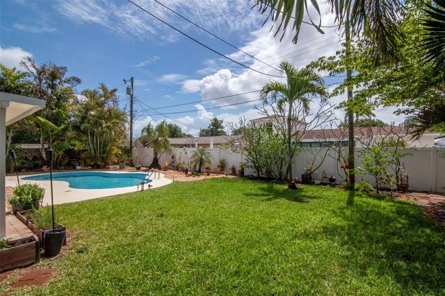 6468 17TH TERRACE N, St Petersburg, FL 33710